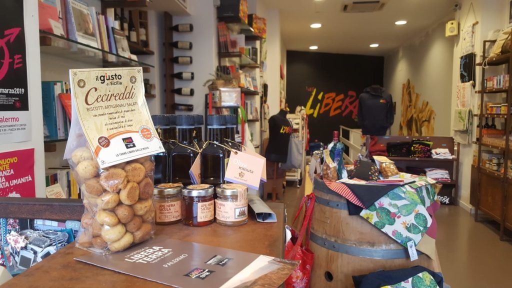 I Cecireddi, biscotti dal cuore buono fatti dai detenuti del Malaspina