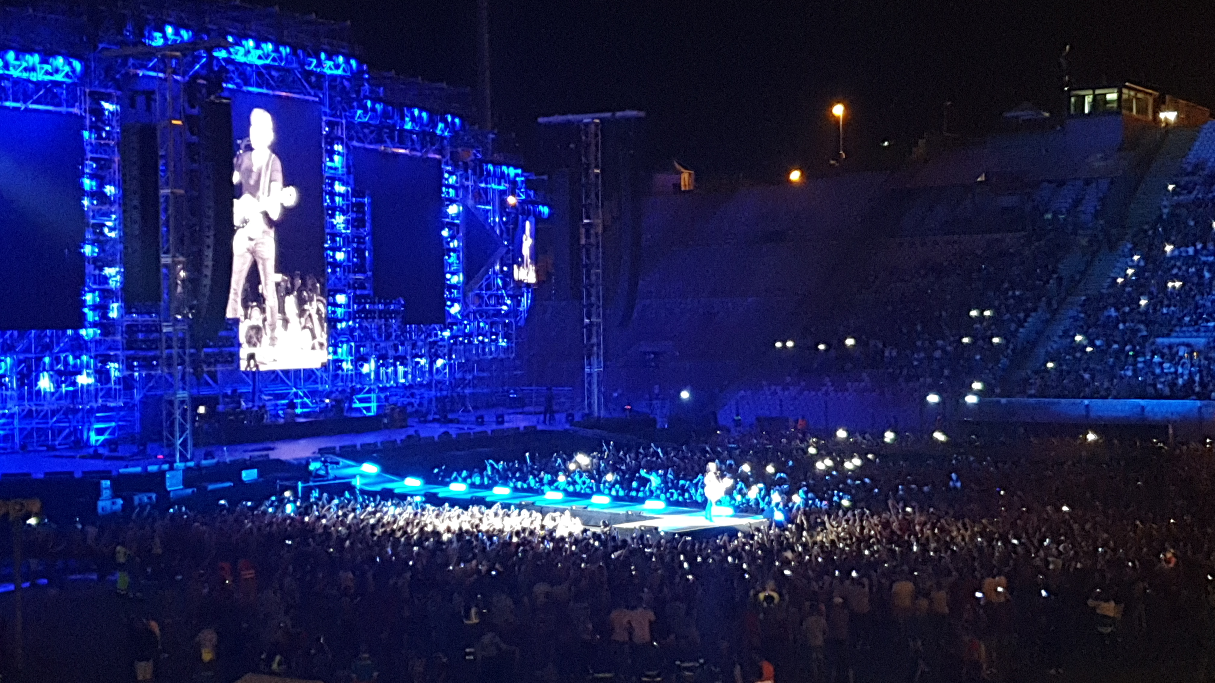 Ligabue in sicilia un tripudio di rock ed emozioni il for Arena spettacoli padova fiere padiglione 7 mappa