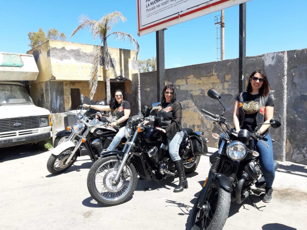 Le moto delle Charras a manetta contro la violenza