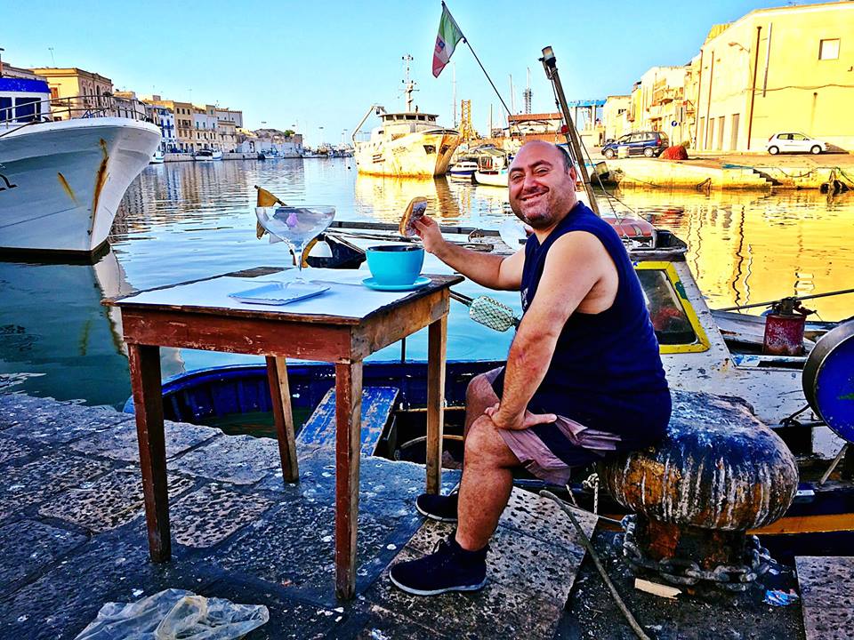 È luglio e il signor Fans “cucina” Riccardo del Turco