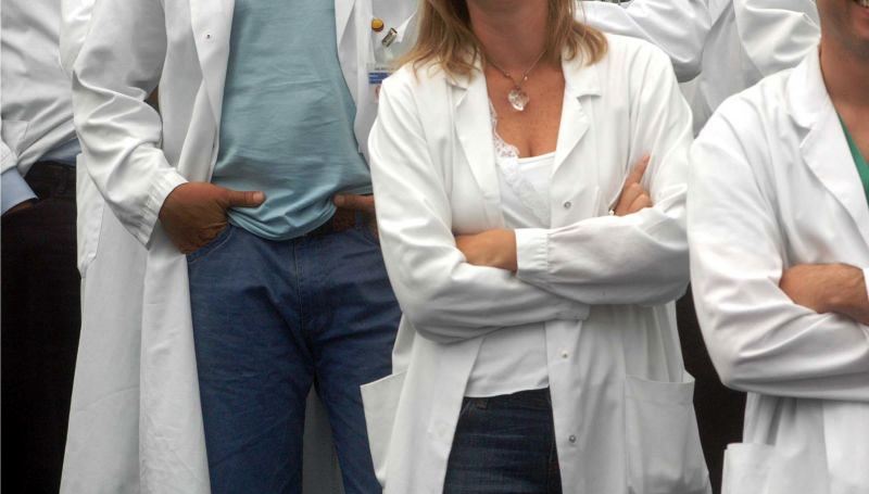Sono un camice grigio, non posso scegliere che medico essere