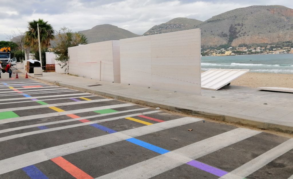 L’osceno muro di Mondello. Ma perchè?
